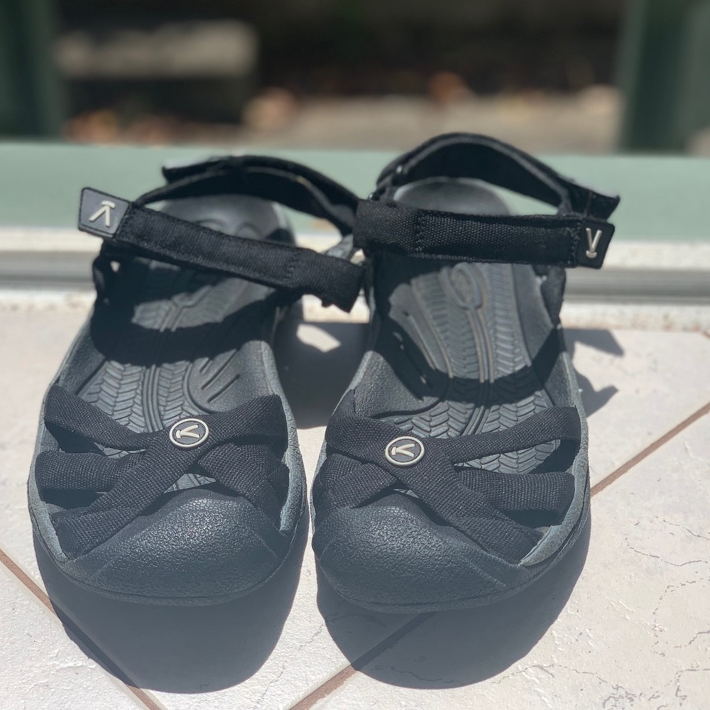 Keen Bali size 6 strappy sandals